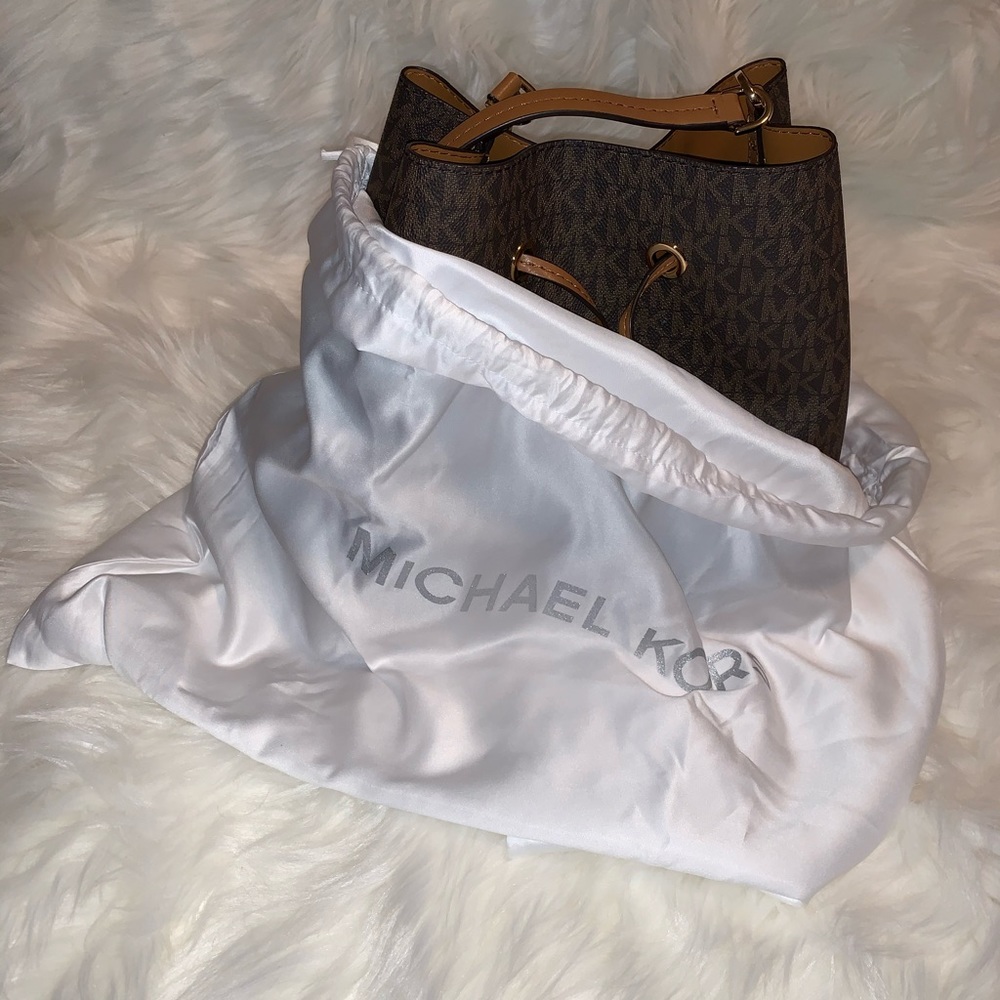 Michael Kors Bucket Shoulder Bag